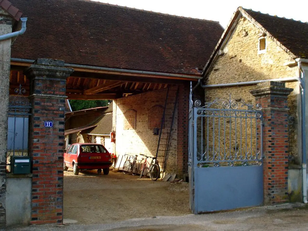 Stocks with Continuous Dividend Increases to Maintain for Lifetime Investments