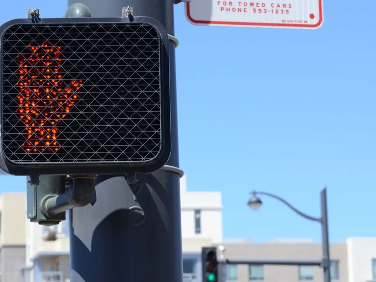 "Intersection Camera Column Installed in Almaty: DP Discusses New Technology"