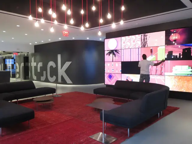 Top-tier Adjustable Beam Display: Dangbei MP1 Max