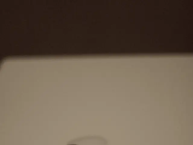 iPhone Transformation: Apples New Patent Enables Touchscreen Laptop Functionality