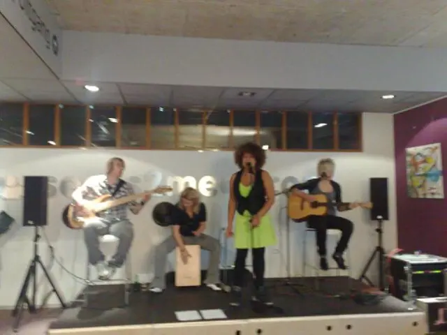 Audio Snippets of Pizza Store Actions Provided for Customers