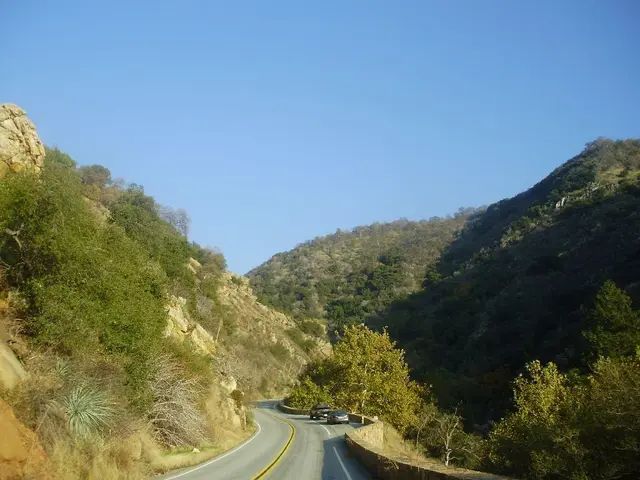 Comparison of Tesla Robotaxi and Waymo rides in Texas by Marques Brownlee, side by side experiences...