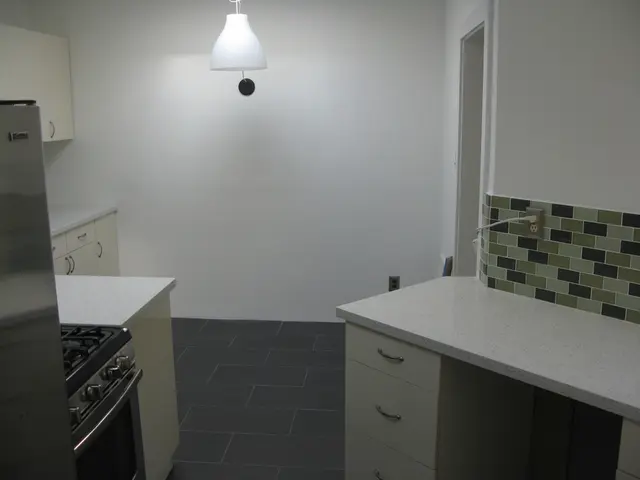 Tiny Quantum Radar Technology Made Possible by Oversized Atoms