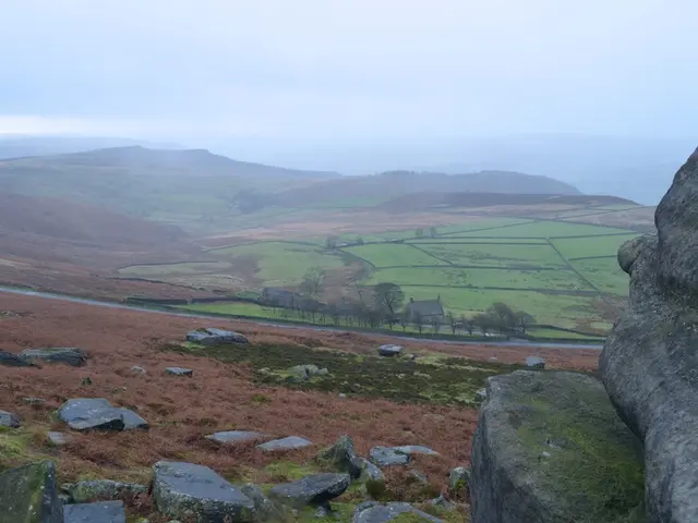 Cycling tour around various geographical locations