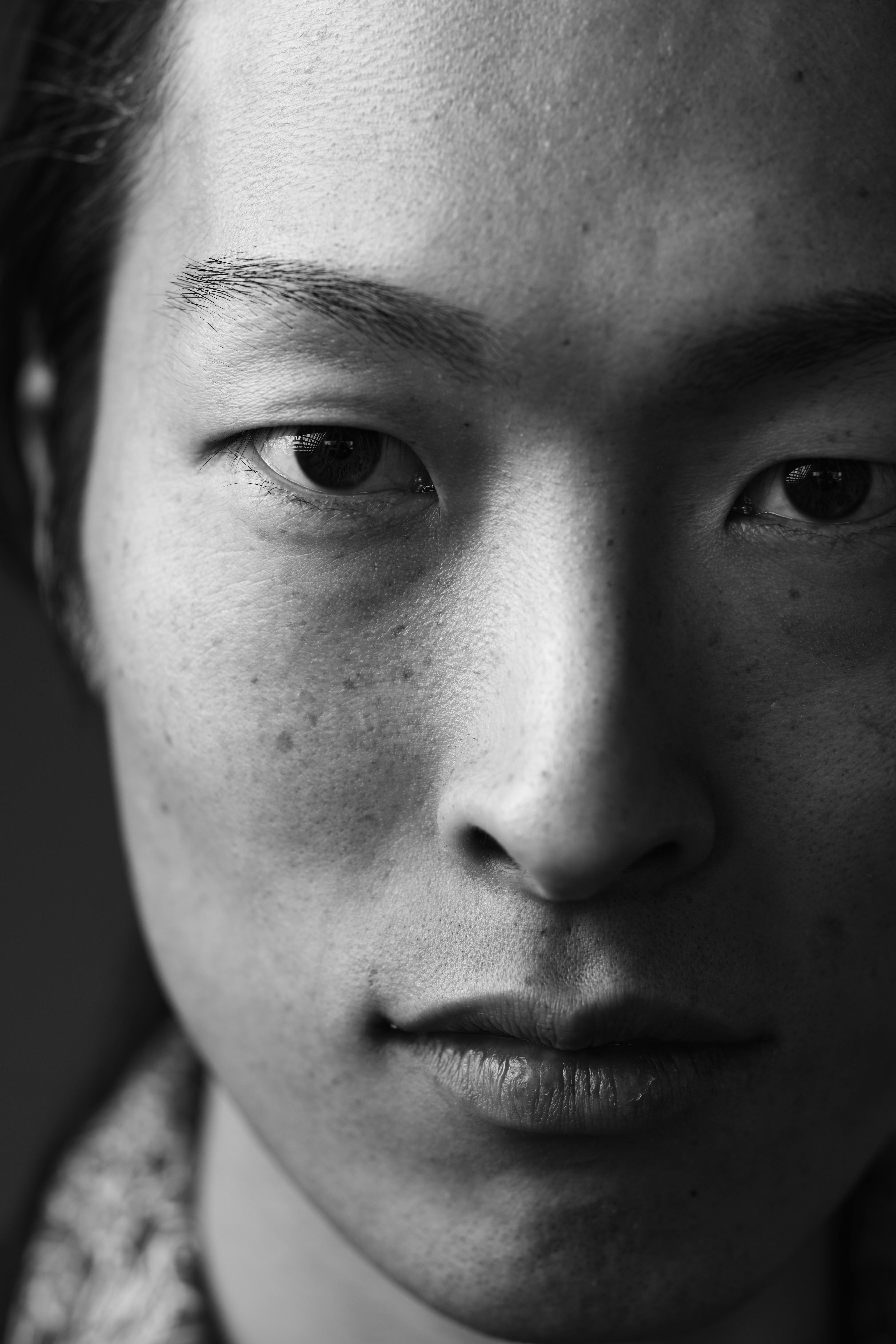 Upgrading Mobile App Compatibility: Top Russian E-Commerce Platforms, Wildberries and Ozon, Cut Off Older OS Systems, Impacting iPhone iOS 12, Android 8.0 Oreo, and Earlier Devices, Stirring Up User Concerns Regarding Access to Familiar Services on Outdated Hardware.