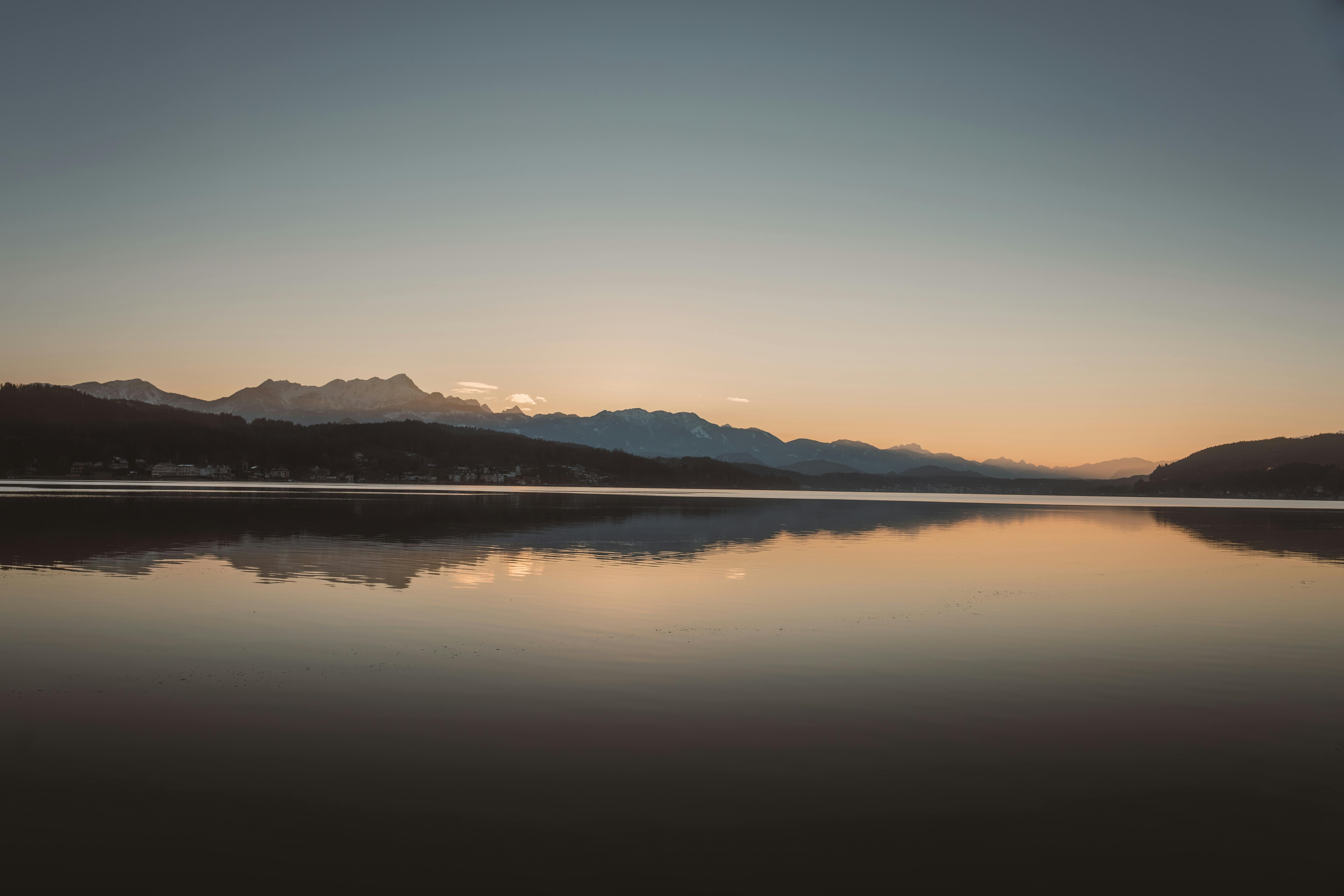 Mainstream financial companies worldwide are experimenting with cryptocurrency trade as the adoption of stablecoins and digital incorporation increase at a rapid pace.