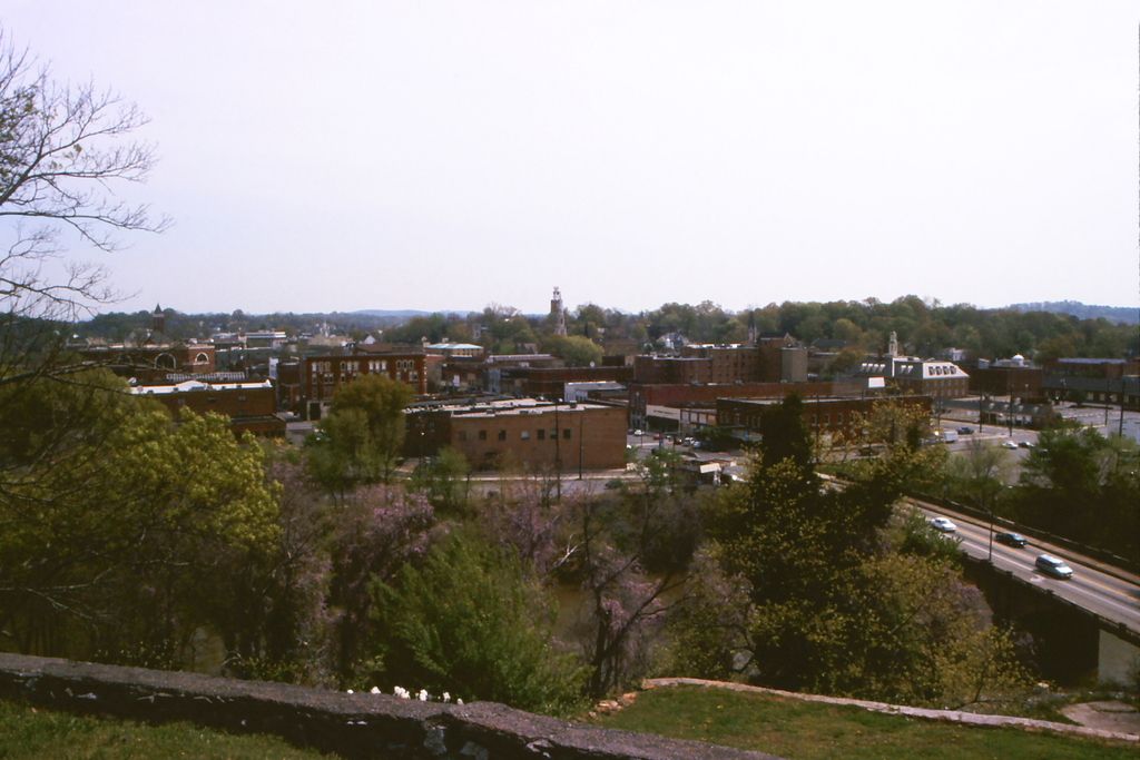 Unravel the disparities between Visual Effects (VFX) and Special Effects. Discover their distinct...